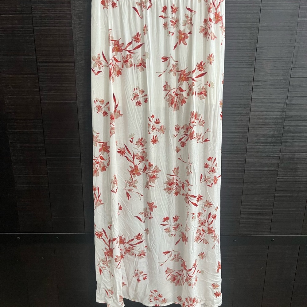 Socialite White and Red Floral Maxi Skirt